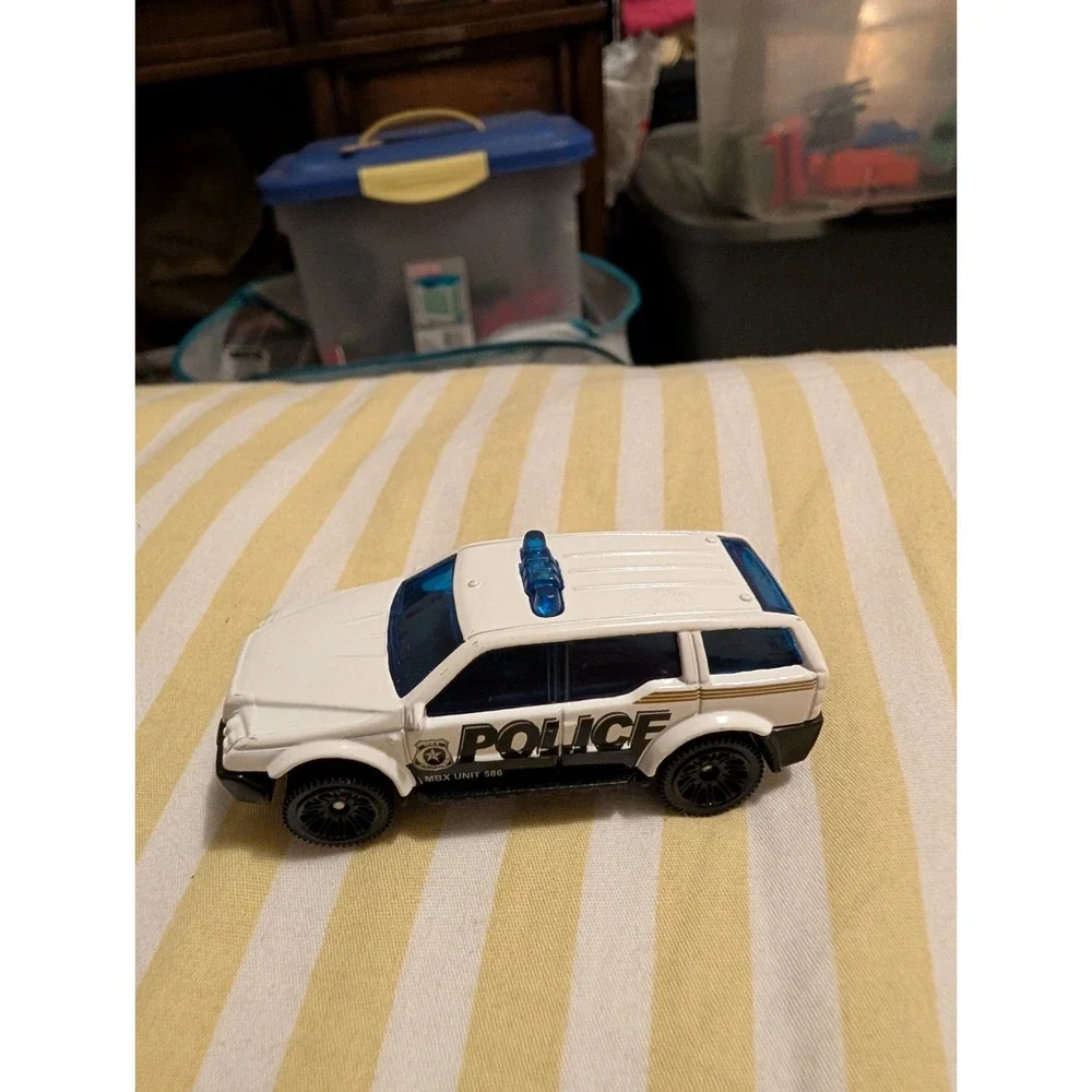 Matchbox SUV Sport Police Car 1:64 Scale Diecast MB568 MBX Unit 586 White 2002
